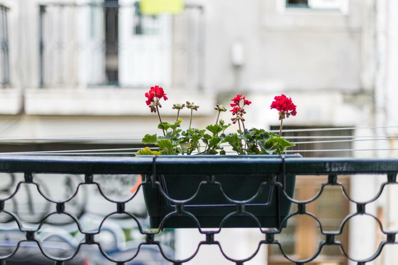 Charming Apartment Travessa Do Alcaide Lisboa Eksteriør bilde